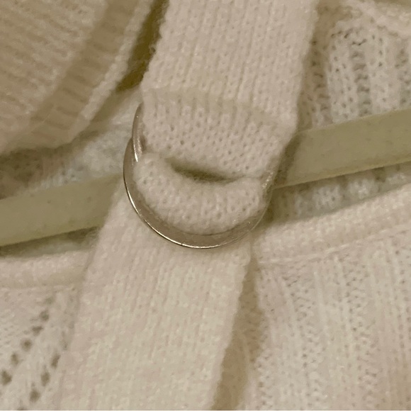 NWOT Off the Shoulder Sweater - Picture 8 of 9